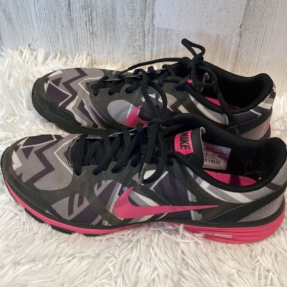 Nike Dual Fushion TR Running Shoe - Picture 8 of 15